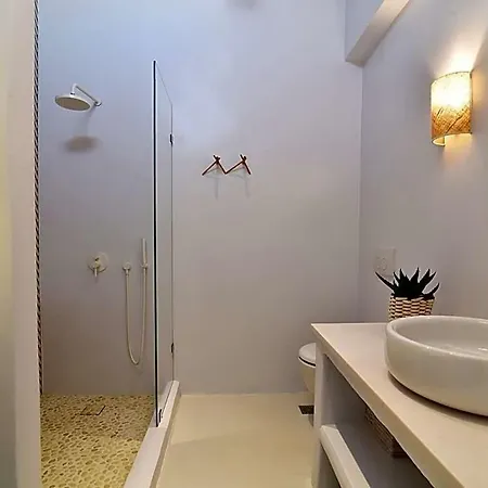 Chrysopigi Sleeps 3 Air Con Villa Chrisopigi (Sifnos)